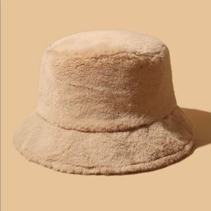 Fur bucket hat
